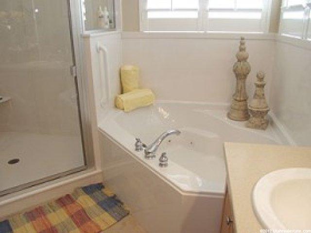 9521 Candle Tree Ln, Sandy, UT 84092 — photo 8