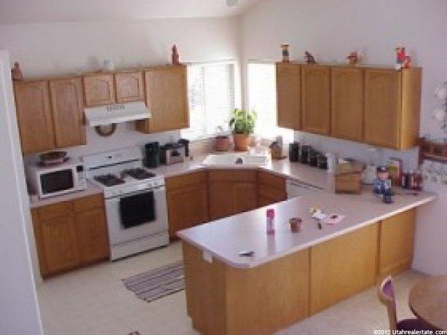 1057 N 300 E, Layton, UT 84041 — photo 2