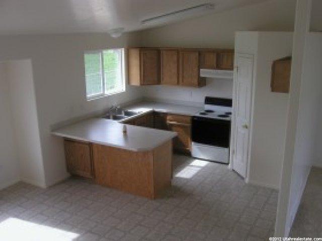 731 N 1725 W, Clinton, UT 84015 — photo 3