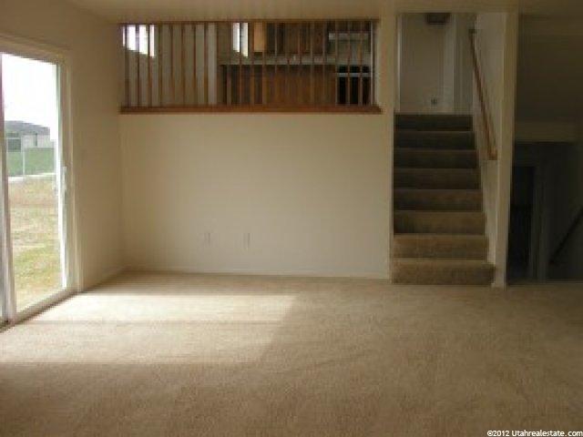 731 N 1725 W, Clinton, UT 84015 — photo 5