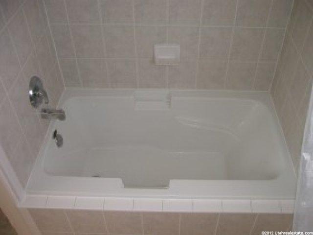 731 N 1725 W, Clinton, UT 84015 — photo 8