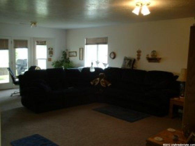 897 W 4100 S, Riverdale, UT 84405 — photo 2