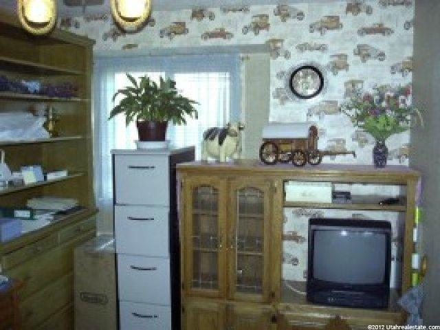 762 S 200 E, Layton, UT 84041 — photo 4