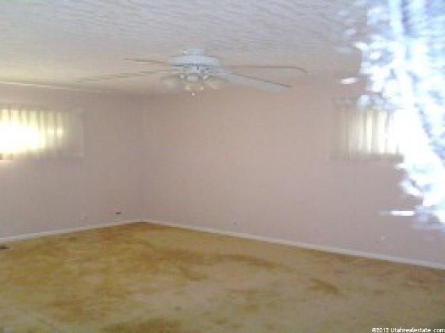 305 W Elberta Dr, Pleasant View, UT 84414 — photo 2