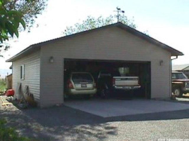 359 S Cooley St, Grantsville, UT 84029 — photo 5