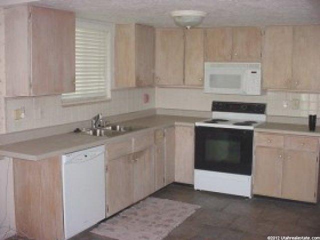 3079 Stratton Dr, Holladay, UT 84117 — photo 3