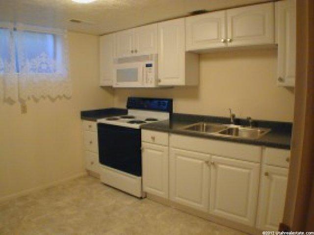 1048 Woodmoor Dr, Bountiful, UT 84010 — photo 8