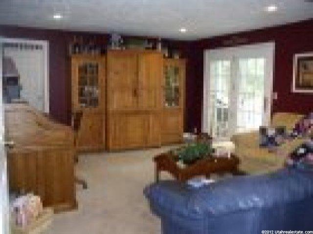 347 W Willow Wood Cir, Centerville, UT 84014 — photo 3