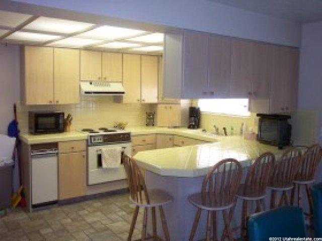 5524 S 2950 W, Roy, UT 84067 — photo 2