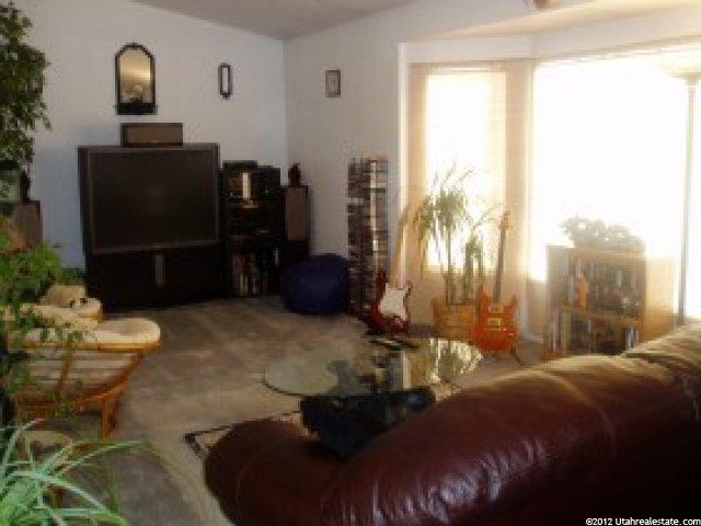 6189 Dewdrops Dr, Kearns, UT 84118 — photo 2