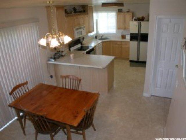 1319 S Bridgeview Dr, Layton, UT 84041 — photo 4