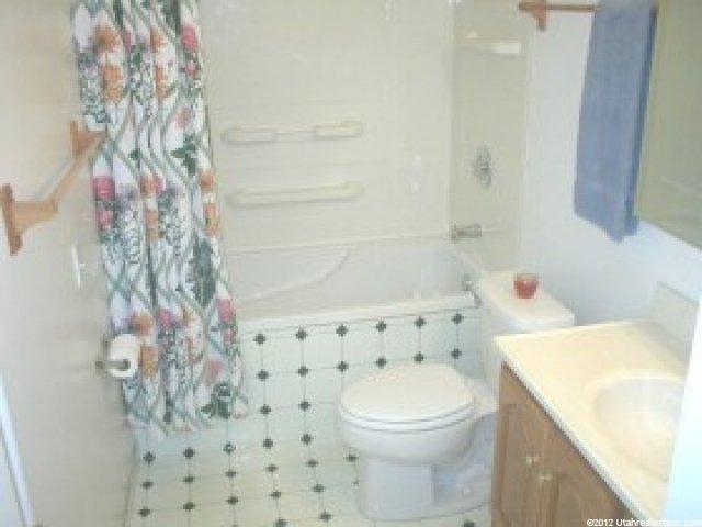 835 Country Rd, Fruit Heights, UT 84037 — photo 2