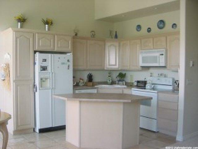 11 E 2200 S, Bountiful, UT 84010 — photo 2