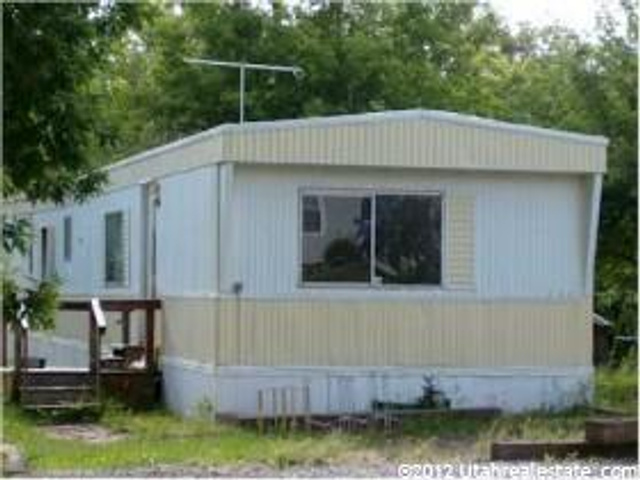 27 N 400 E, Hyde Park, UT 84318