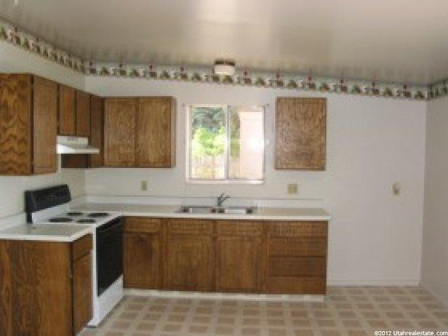 685 E 900 N, Layton, UT 84041 — photo 2