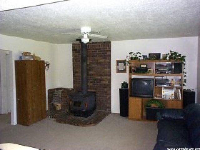 972 N 2075 W, Farr West, UT 84404 — photo 4