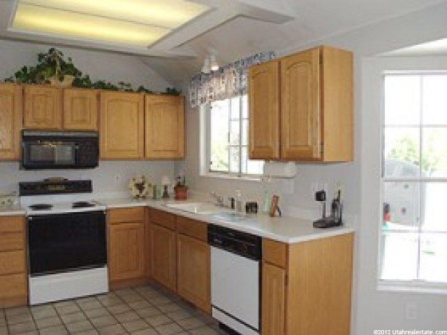 263 Chestnut Ridge Dr, Sandy, UT 84070 — photo 3