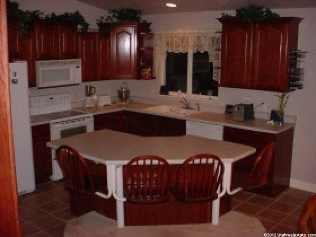 526 E 2100 S, Clearfield, UT 84015 — photo 3