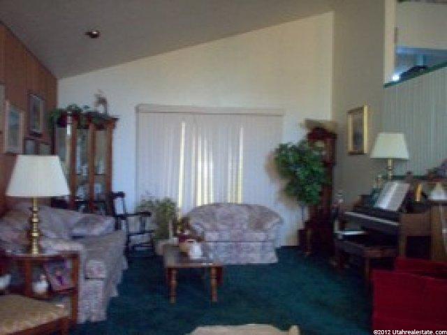 972 E Oxford Dr, Kaysville, UT 84037 — photo 4