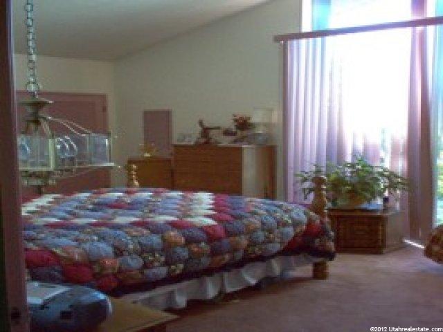 972 E Oxford Dr, Kaysville, UT 84037 — photo 7
