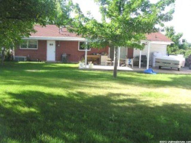 556 E Wasatch Dr, Layton, UT 84041 — photo 2