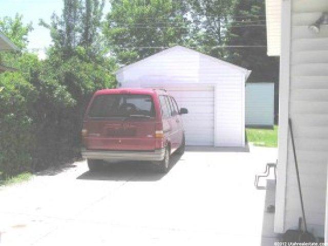 556 E Wasatch Dr, Layton, UT 84041 — photo 3