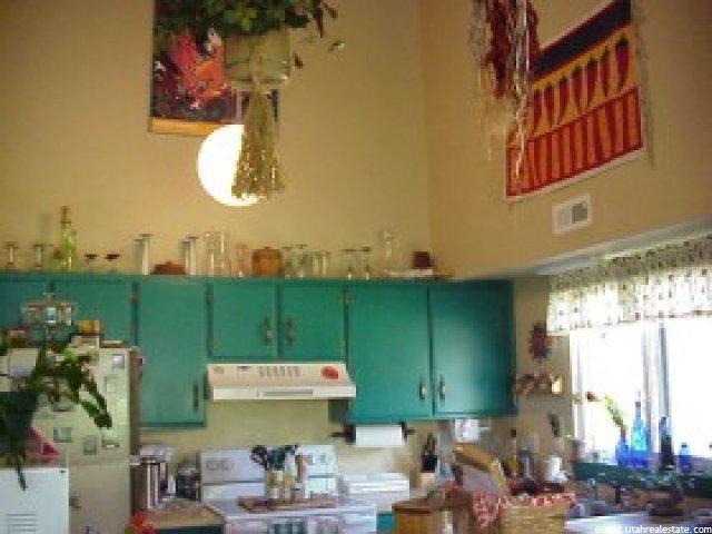 27 White Barn Dr, Pleasant View, UT 84414 — photo 2