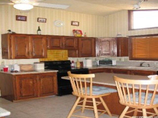 9112 Nichole Dr, Sandy, UT 84093 — photo 2