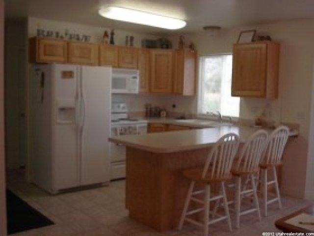 654 E Clearwater Dr, Layton, UT 84041 — photo 2