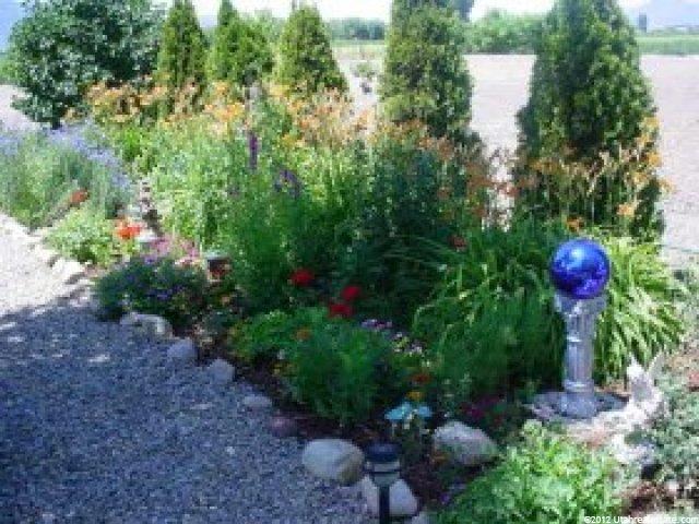 2881 S Main St, Nibley, UT 84321 — photo 2