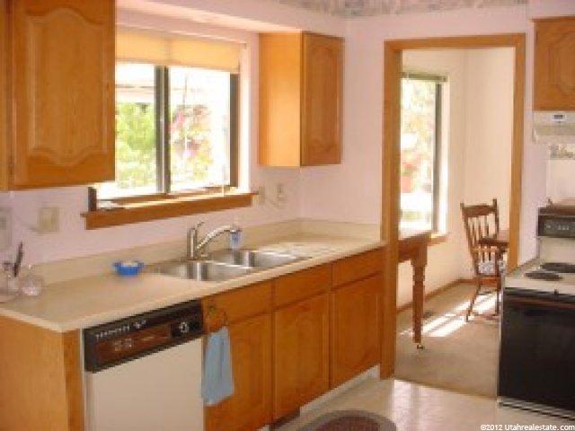 9840 Kramer Dr, Sandy, UT 84092 — photo 2