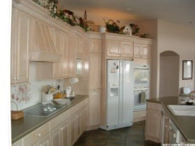 1836 N Beechwood Dr, Layton, UT 84040 — photo 3