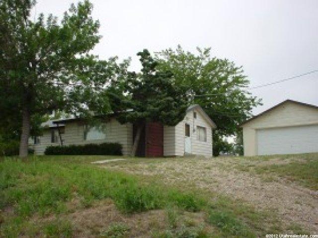 652 N 1500 W, Clinton, UT 84015 — photo 2