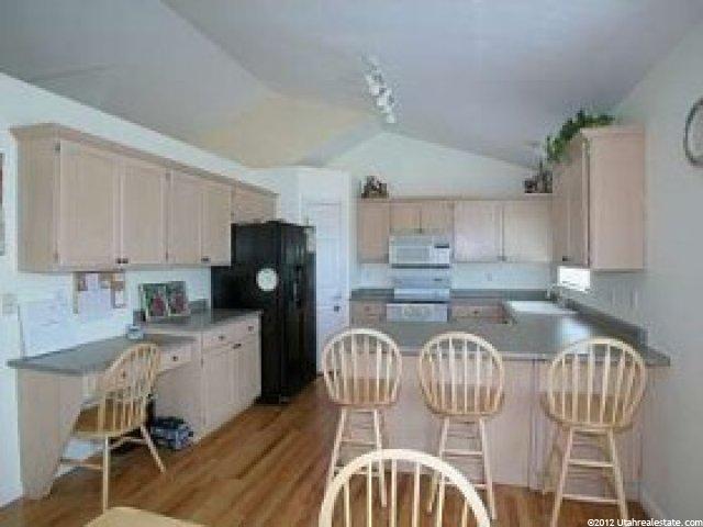 8102 S Nighthawk Dr E, Sandy, UT 84094 — photo 2