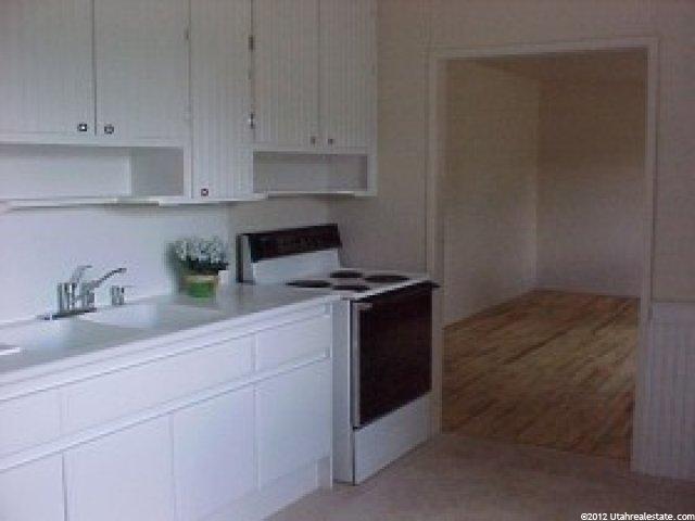 1498 Marilyn Dr, Layton, UT 84041 — photo 2