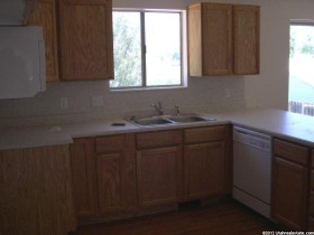 192 W 590 N, Layton, UT 84041 — photo 6