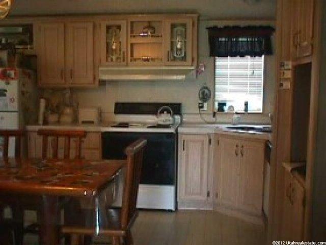 136 E North St N, Grantsville, UT 84029 — photo 2