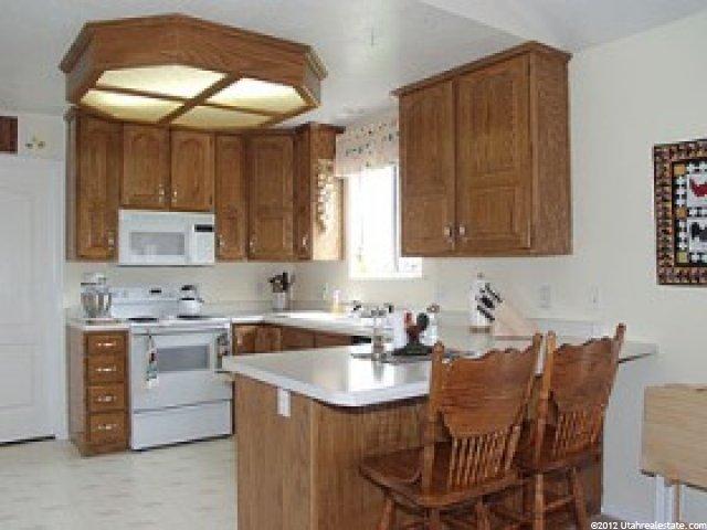 994 N 575 W, Clinton, UT 84015 — photo 3