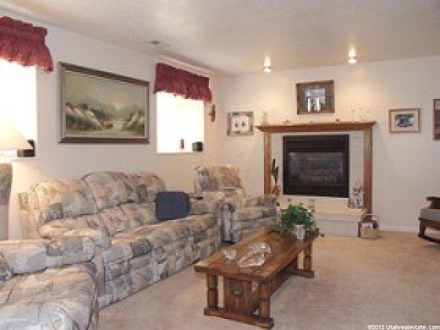 994 N 575 W, Clinton, UT 84015 — photo 5
