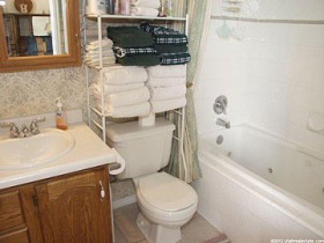 994 N 575 W, Clinton, UT 84015 — photo 7