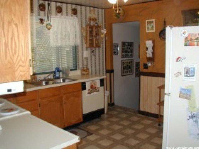 370 E Pioneer Ave S, Sandy, UT 84070 — photo 2
