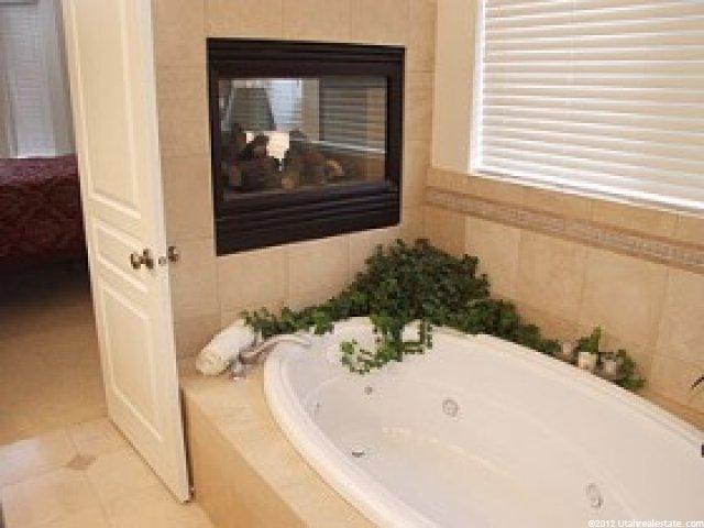 1678 Crescent View Cir, Sandy, UT 84092 — photo 7