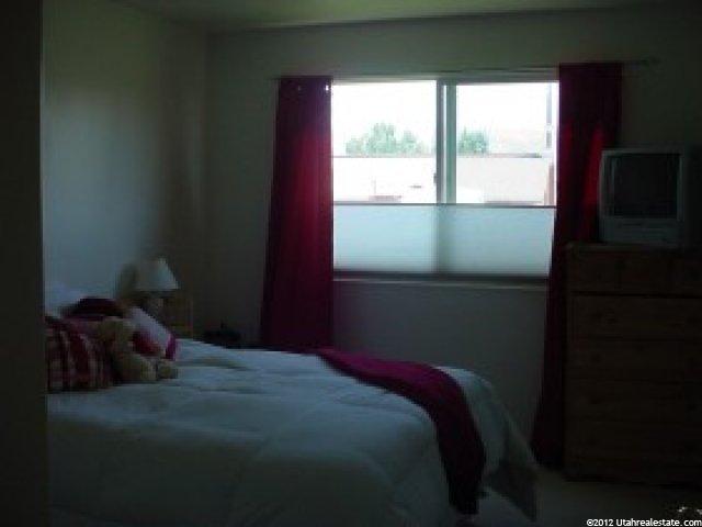 5392 Vista Dr, Roy, UT 84067 — photo 4