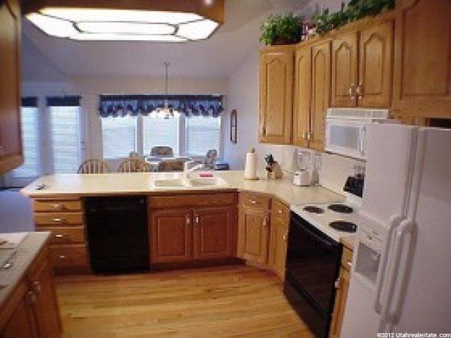 12217 Bluff View Dr, Sandy, UT 84092 — photo 2
