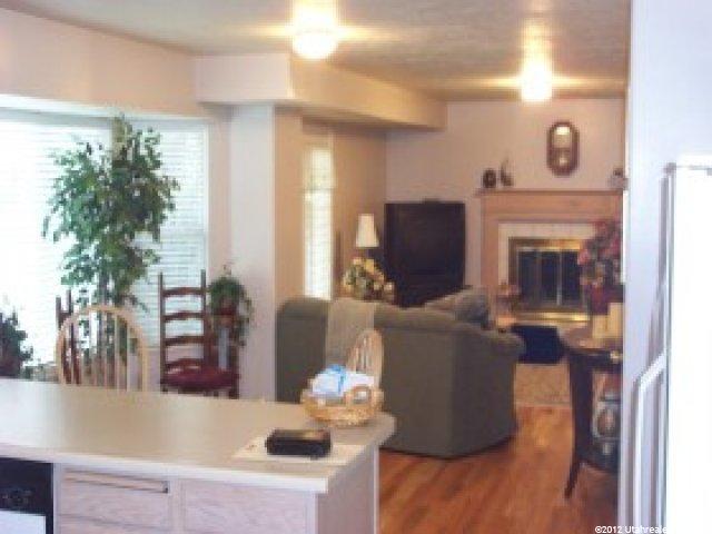 7566 Woods Ln, Midvale, UT 84047 — photo 2