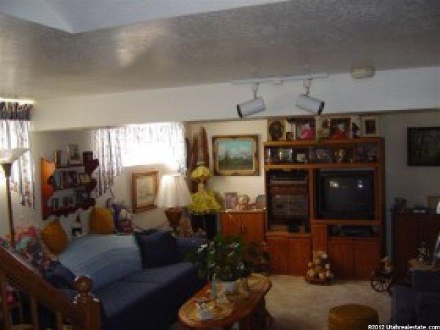 422 W 2125 N, Sunset, UT 84015 — photo 5