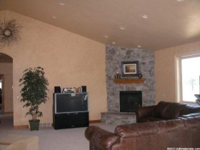 7530 E 200 N, Huntsville, UT 84317 — photo 3