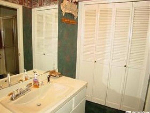 2530 E 1900 N, Layton, UT 84040 — photo 8