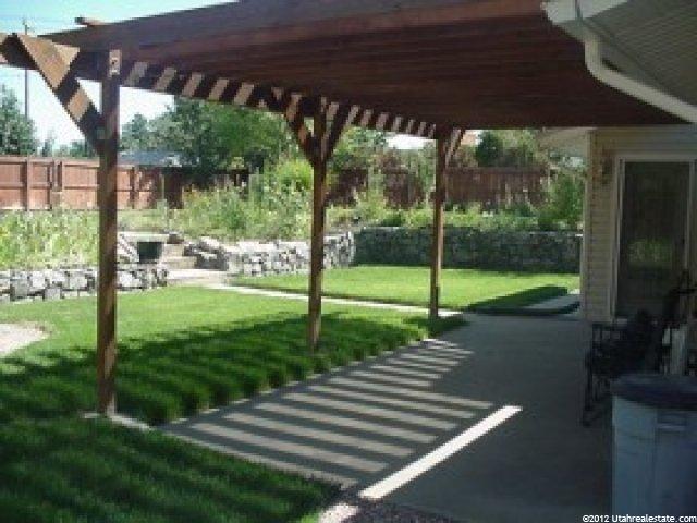 4792 S Panorama Dr E, South Ogden, UT 84403 — photo 2