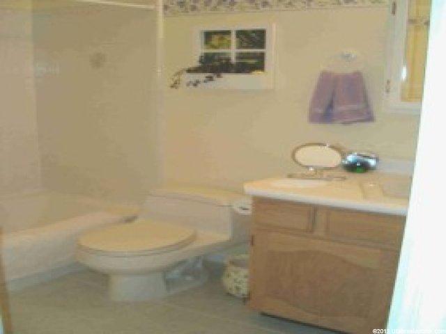 819 W 2450 N, Layton, UT 84041 — photo 2
